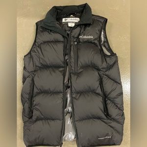 Men’s small Columbia puffer vest